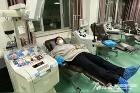 “我们都是孩子的家人”！乌鲁木齐民警为布尔津“警宝”捐献血小板图片