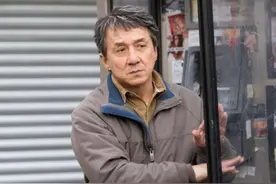 港台男星今昔，成龙让人心疼，李连杰不敢认，苗侨伟帅到老图片