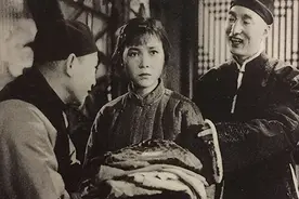 杨白劳借五块大洋安葬妻子，因还不起债自杀，为何黄世仁背上骂名图片