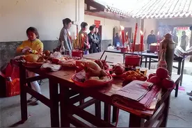 湖北村民祭祖，打扫时发现200年前的古书，揭秘全村姓“李”谜题图片