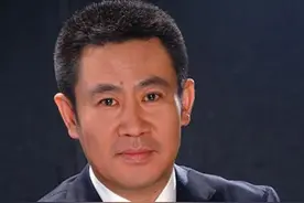 央视主持赵赫：不听妻子的劝阻入院抗癌，退休半年就因病离世图片