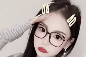 临沂女网红当街打人后续！白衣男和眼镜女相互道歉，知名主持见证图片