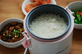 电饭锅内胆有毒还会致癌？该如何安全使用电饭锅？图片