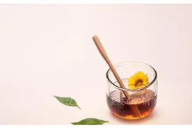 三个富婆喝酒吹牛（笑话）图片