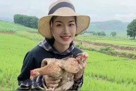 我1米7老挝姑娘，嫁1米5河南穷小伙，婚礼直播竟有50万人观看图片