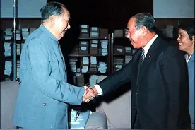 面见伟人后，田中角荣对外相说：我即使再过30年也不可能超过他图片