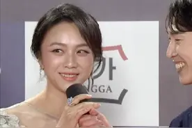 韩国青龙奖，林允儿、郑秀晶抛弃水光肌，韩媒赞汤唯气质碾压全场图片