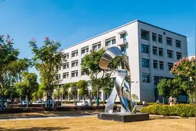 关注！瞄准集成电路等领域，上海“双一流”接连成立“重量级”学院、研究所图片