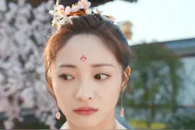 12位明星暴露动脸痕迹！杨紫下巴现凹坑，鞠婧祎、王一博鼻子透光图片
