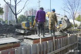 亮出清爽“天际线”！长江路电力架空线入地工程本月底完成土建图片