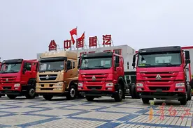 刚刚，“青白江造”搭班列出口老挝图片