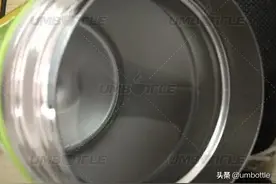 不锈钢水杯杯内发黑是正常现象吗？还能继续使用吗？图片