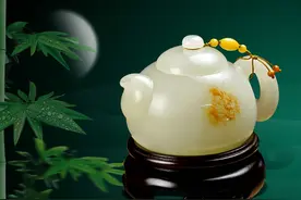 千古名句“一片冰心在玉壶”表达了王昌龄何种思想感情？图片