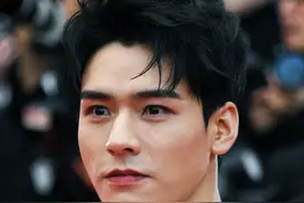 戛纳红毯生图第二弹！身材变形、腋下发黑，没了滤镜明星全暴露了图片