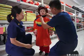 小龙女说身边事|“我可不可以用生日蛋糕 ，换一次坐消防车的机会？”图片