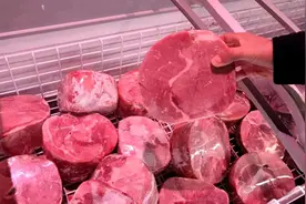 告诉爸妈不要再把肉泡水里解冻了，正确解冻的方法是这3种！图片