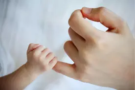 手是孩子的“第二大脑”，练出一双巧手，5大阶段有不同锻炼方式图片