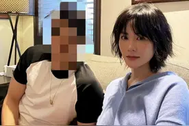 52岁王菲近照曝光，与男友人同框保持安全距离，换新发型年轻十岁图片