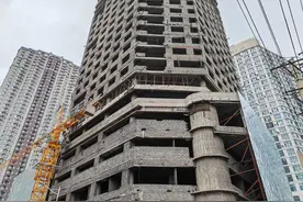 停工近30年，哈尔滨最老烂尾楼要拆了图片