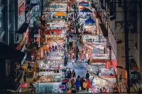 金融集聚与技术创新存在相互中介效应，能促进区域经济高质量发展图片
