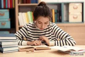 孩子不肯写作业，这位妈妈的做法，连老师都甘拜下风图片