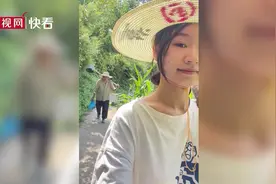 孙女陪奶奶挑菜篮子卖菜：奶奶总能让我在柴米油盐中静下来图片