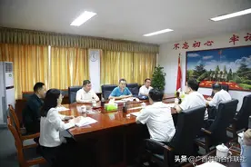 自治区绩效办专职副主任韦新忠到自治区供销社调研指导绩效考评工作图片