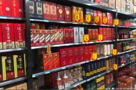 都是贴牌，为何西凤酒被“玩坏”，五粮液却成功上位？现实太心酸图片
