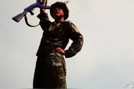 首个登上老山的战斗英雄张志平，拒领一等功，靠种地出苦力为生图片