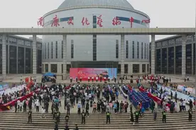 南康举行2023年全民国家安全教育日集中宣传暨文艺汇演活动图片