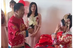 黑龙江58岁头婚新郎迎娶42岁新娘，不愿将就的爱情故事感动网友图片