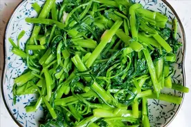 夏天常吃空心菜，钙含量比牛奶高，清热解暑，给肉都不换图片