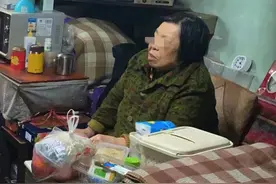 弄堂里没人了！邻居们被转运，85岁失明阿婆一人在家隔离...图片
