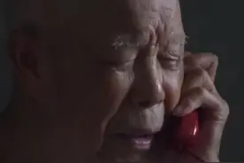 96岁台湾老兵无儿无女，打电话问大陆的侄子：我没钱你还养我吗？图片