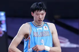 周琦出现在76人，去美国治病或是一个幌子，NBA试训是真正目的图片