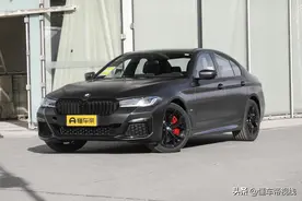 新车 | 售价60.99万元的5系配置够全吗？进口宝马540i磨砂深灰到店图片
