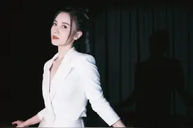 其实不穿丝袜的明星，也是非常有气质的图片