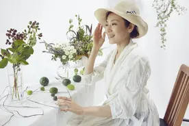 52岁大姐哭诉：嫁给36岁小伙子，我是自讨苦吃啊图片