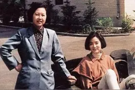 1990年林青霞与亲姐河南相认，对方一贫如洗，她为何不帮帮姐姐？图片
