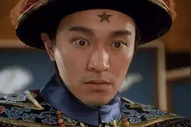 周星驰的《九品芝麻官》，细品剧情，戚家13口被灭门真的不冤！图片