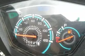 卖踏板摩托车图片