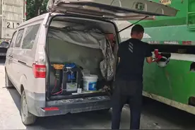 私自改装！面包车变身“移动加油车”被抓现行图片