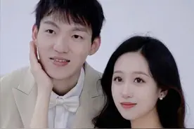奉子成婚!浙江队官宣队长吴前喜得贵子,与漂亮女友3月才领证结婚图片