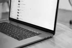 电脑怎么取消磁盘分区？图片
