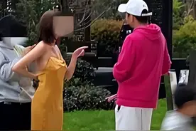 女网红在小区内拍性感照，不穿内衣遭投诉影响不好，本人公开道歉图片