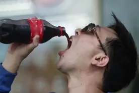 一瓶可乐竟然对身体造成的影响这么大？图片