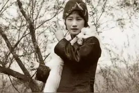 夫人拽住16岁丫鬟，一把推进丈夫房间：我老了，你把她收了吧！图片