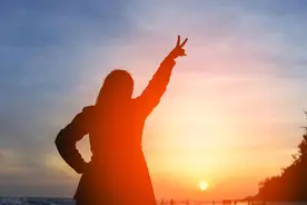 20句随性洒脱的人生句子，未来不迎，过往不恋图片