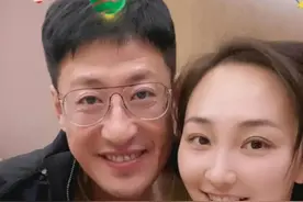 于震晒生日合照，被误会生了六个娃，他问老婆：我怎么不知道？图片
