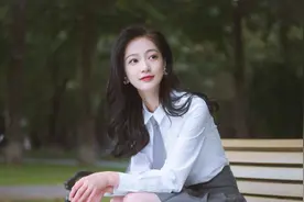 冯琳复旦开学代表“研究生”发言，只因长得好看？被质疑发言资格图片